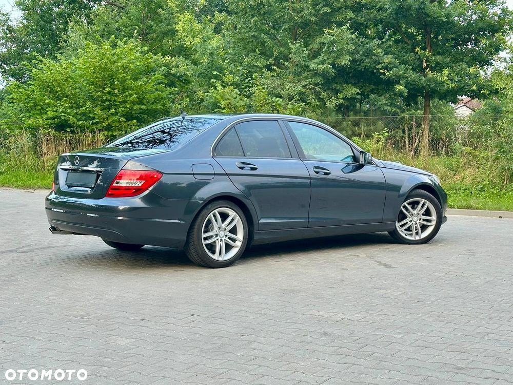 Mercedes-Benz Klasa C 250 CGI BlueEff Avantgarde - 14