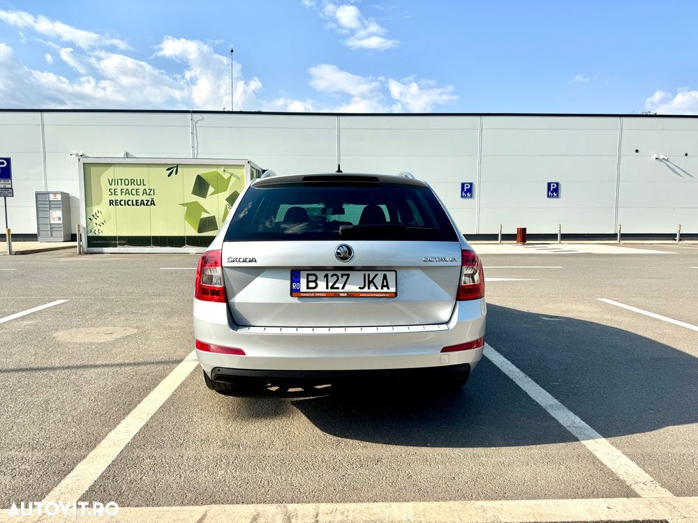 Skoda Octavia 2.0 TDI STYLE DSG - 4