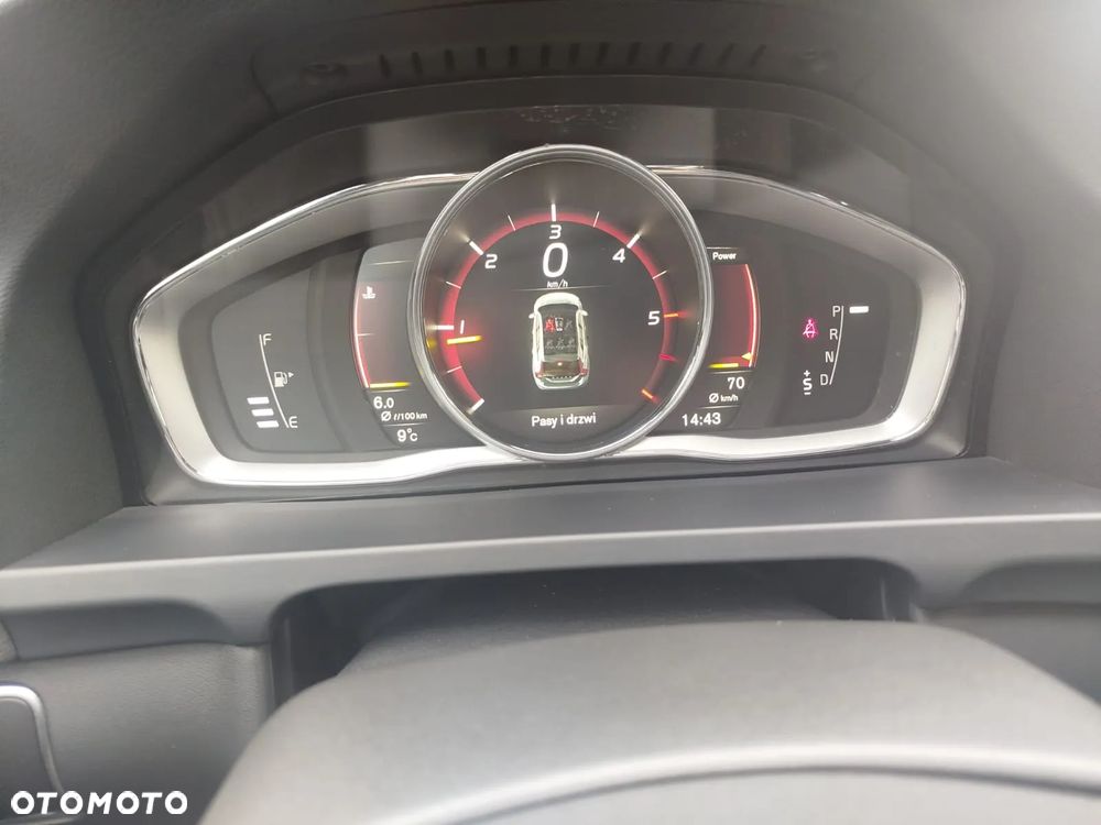 Volvo V60 D4 Geartronic Summum - 25
