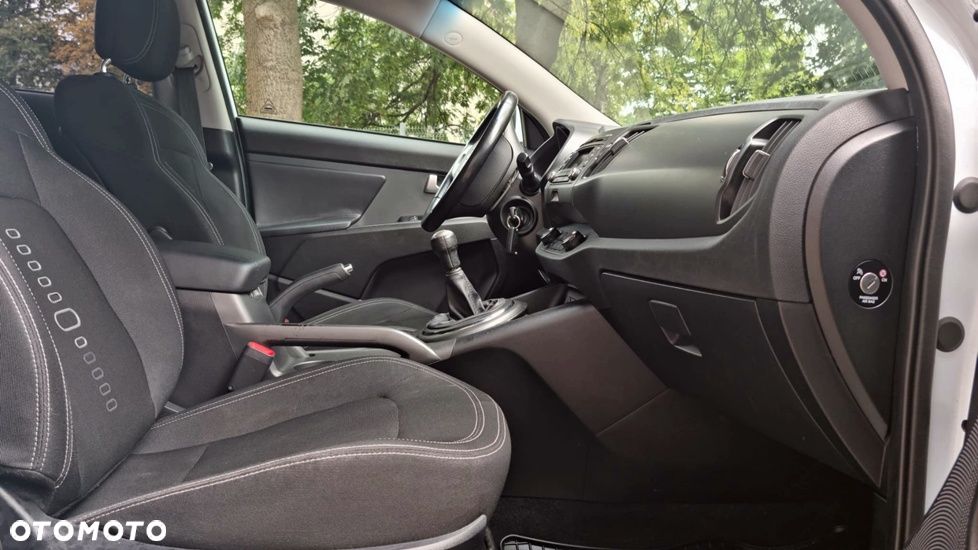 Kia Sportage 2.0 S - 13