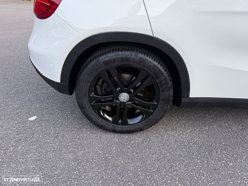 Mercedes-Benz GLA 180 d Urban — fotografia 15