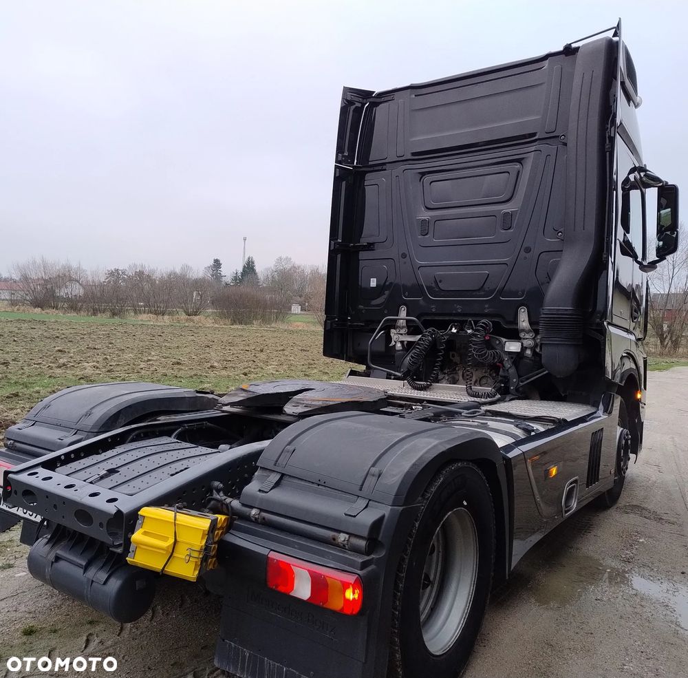 Mercedes-Benz Actros MP4 - 5