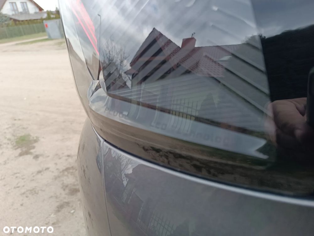 Peugeot 5008 Hybrid 136 e-DSC GT - 25