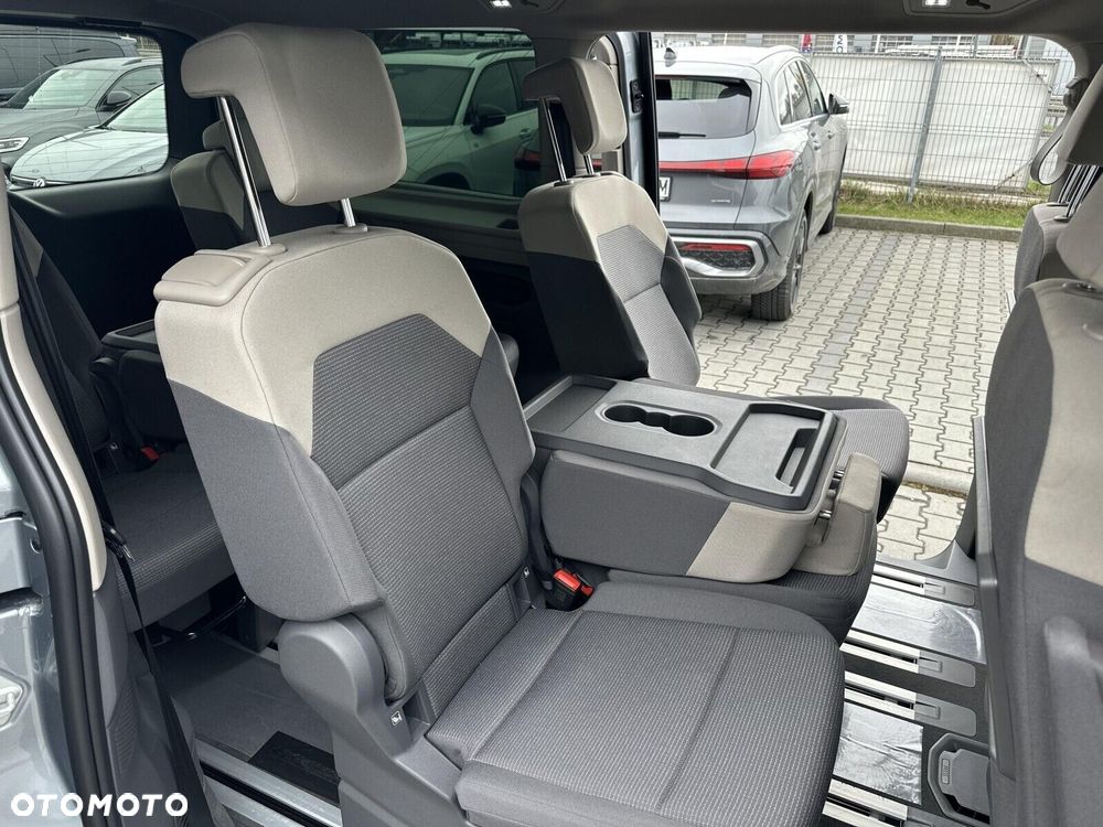Volkswagen Multivan - 18