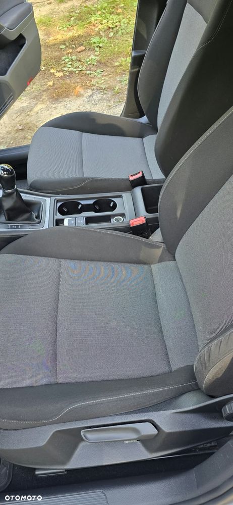 Volkswagen Golf - 22