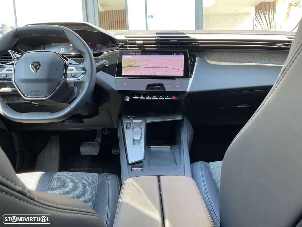 Peugeot 408 1.2 PureTech Allure EAT8 - 27