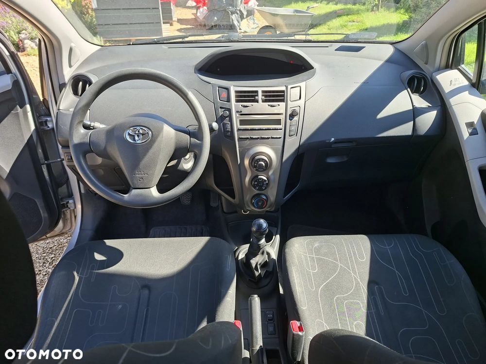 Toyota Yaris 1.33 Prestige - 5