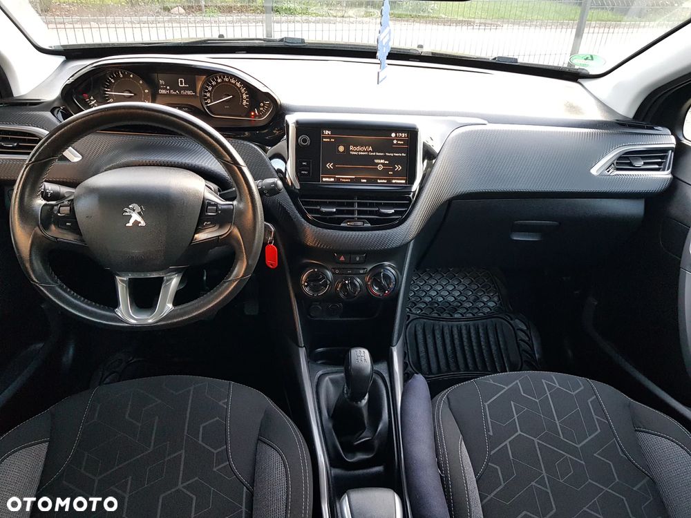 Peugeot 2008 - 11