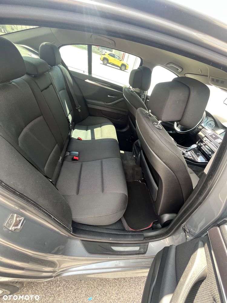 BMW Seria 5 520d Luxury Line - 8
