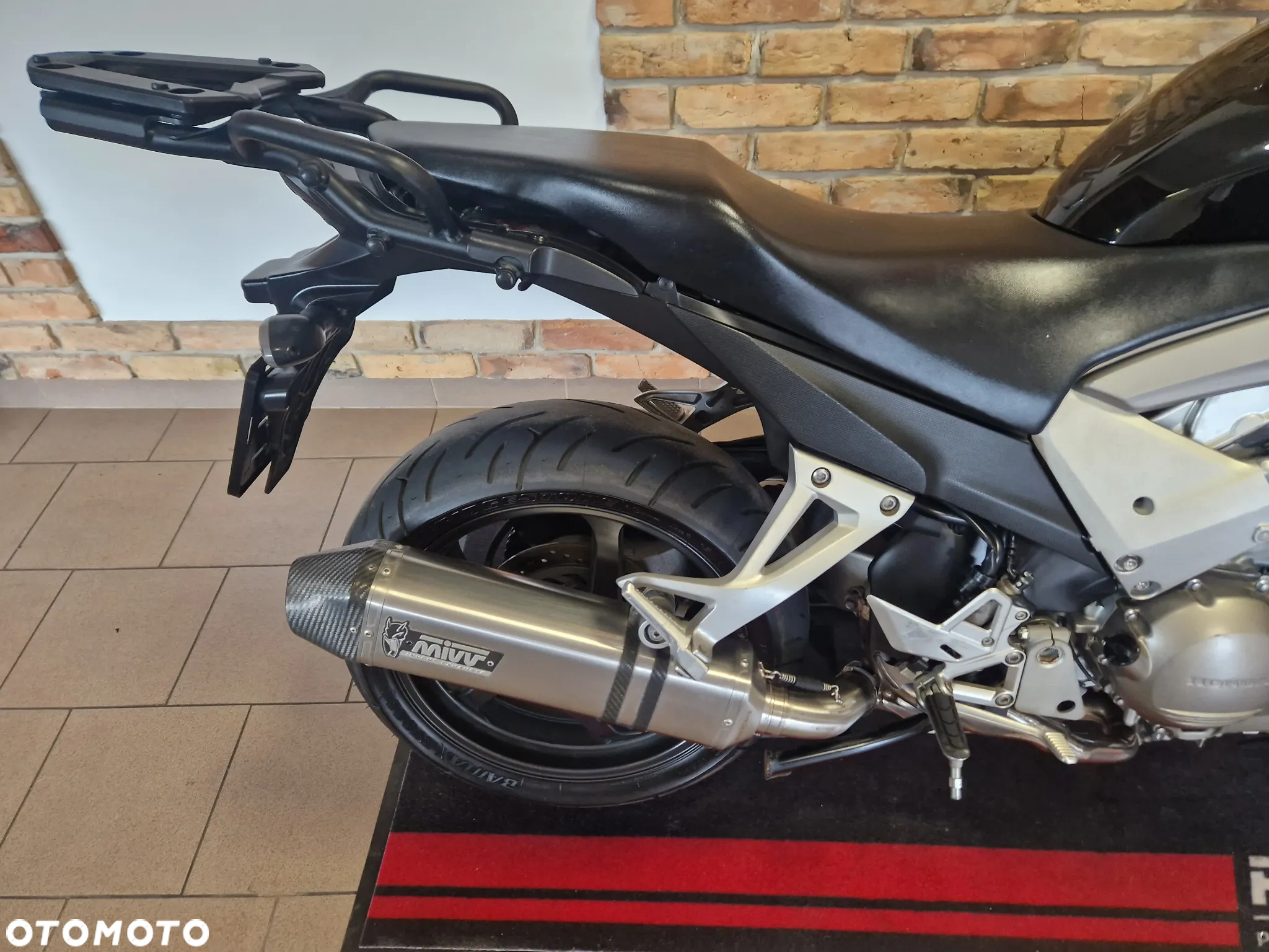 Honda VFR - 28