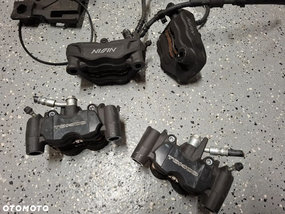 Suzuki GSXS 750 950 1000 zacisk czujnik abs - 2