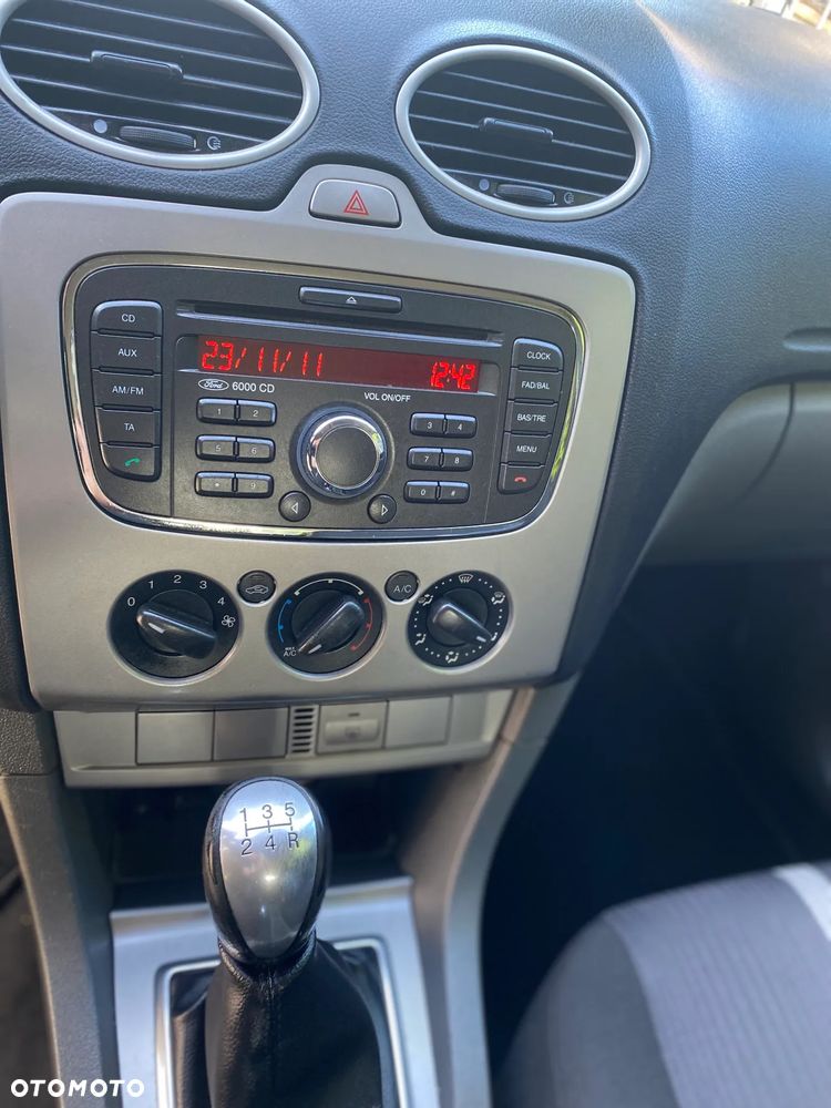 Ford Focus - 32
