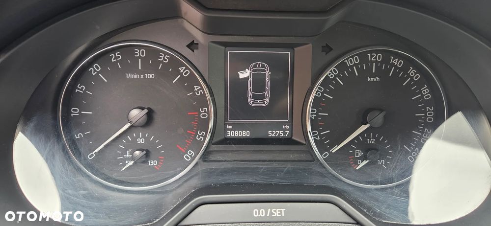 Skoda Octavia 1.6 TDI Elegance DSG - 10