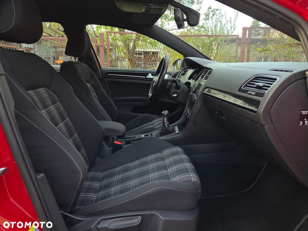 Volkswagen Golf 2.0 TDI BMT GTD - 24