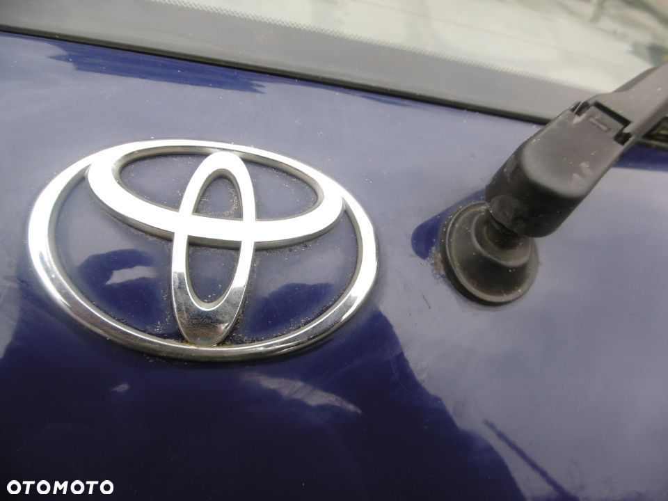 Klapa TOYOTA YARIS I - 6