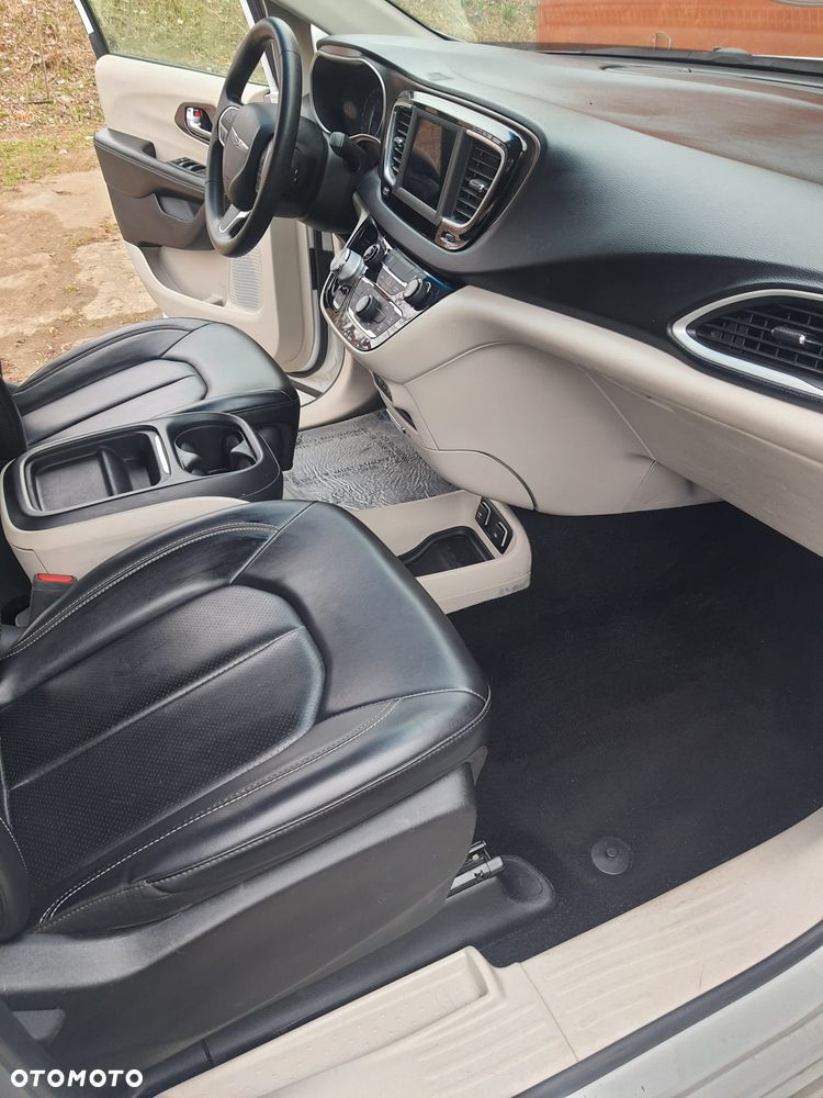 Chrysler Voyager - 15