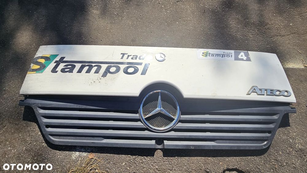MASKA ATRAPA GRILL MERCEDES ATEGO - 1