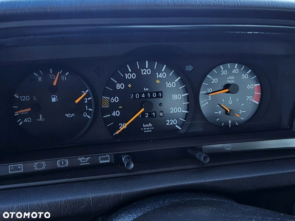 Mercedes-Benz W201 (190) - 15