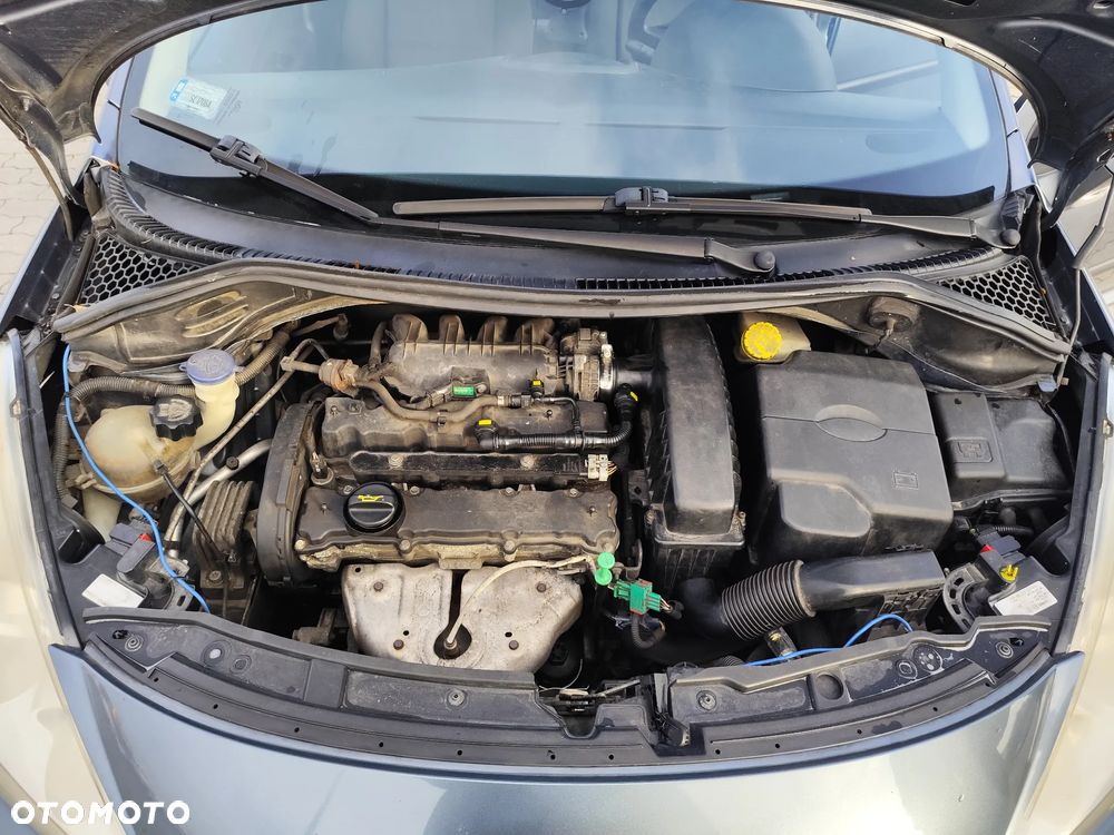 Peugeot 207 1.4 16V Presence - 20