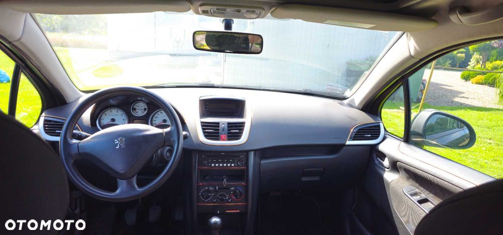 Peugeot 207 - 6