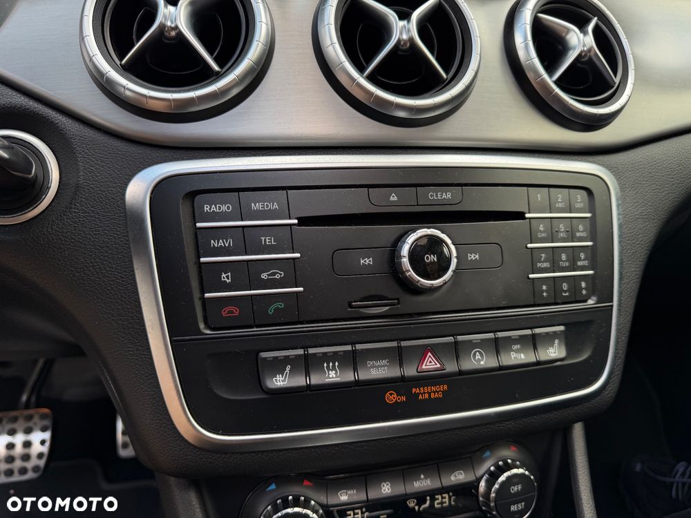 Mercedes-Benz CLA 220 d 7G-DCT AMG Line - 14