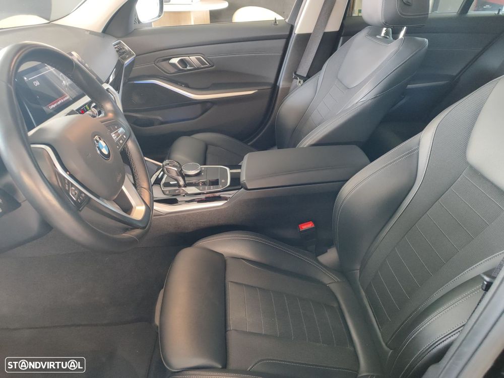 BMW 320 d Touring Line Sport Auto - 27