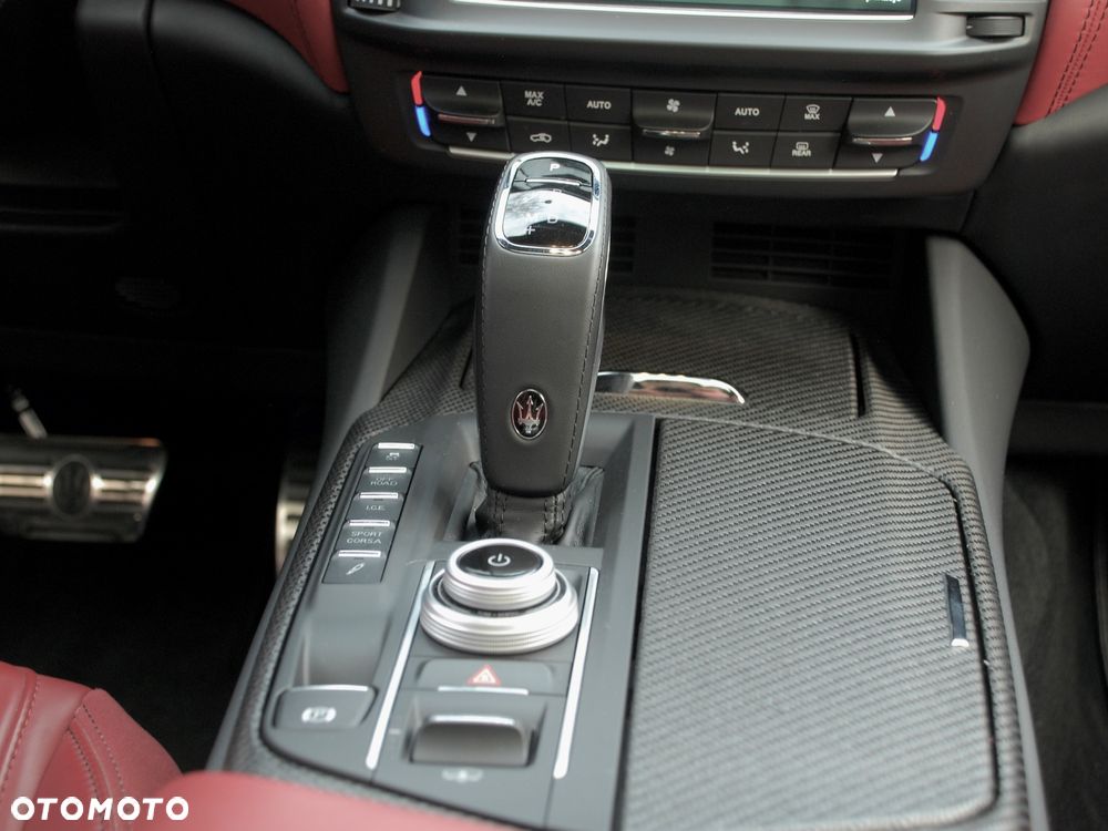 Maserati Levante - 32