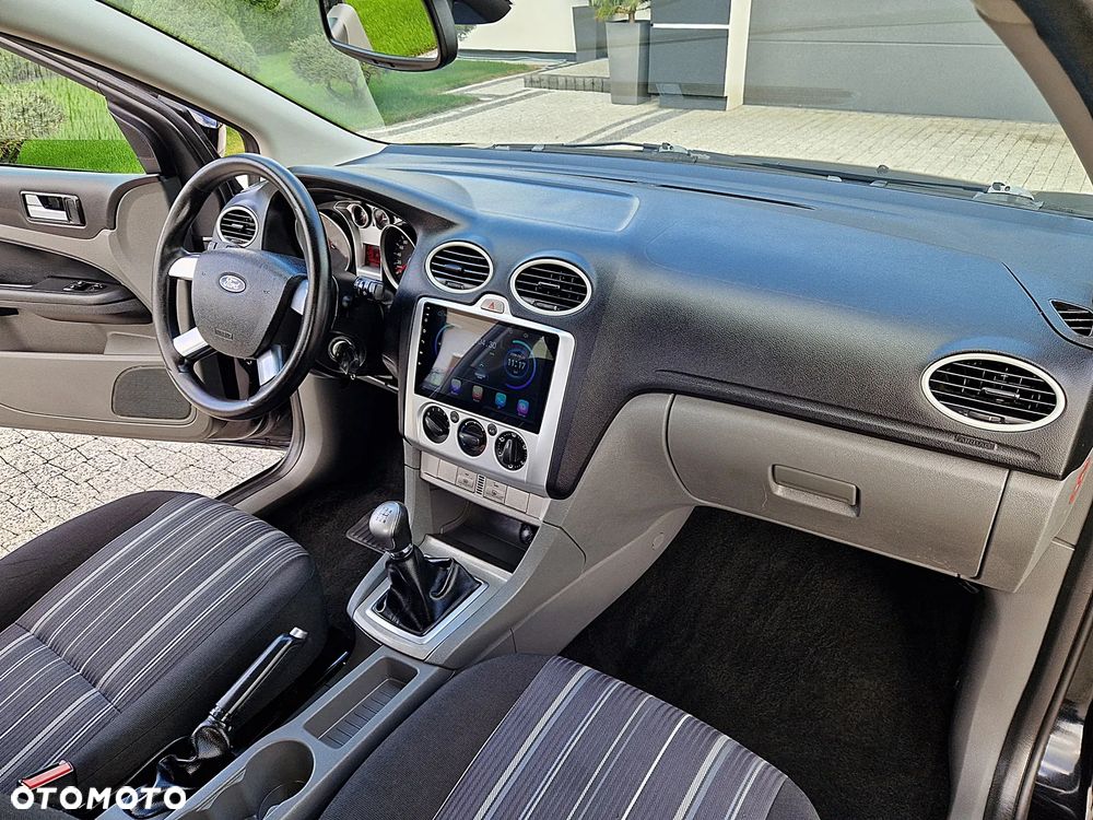 Ford Focus 1.6 16V Titanium - 4