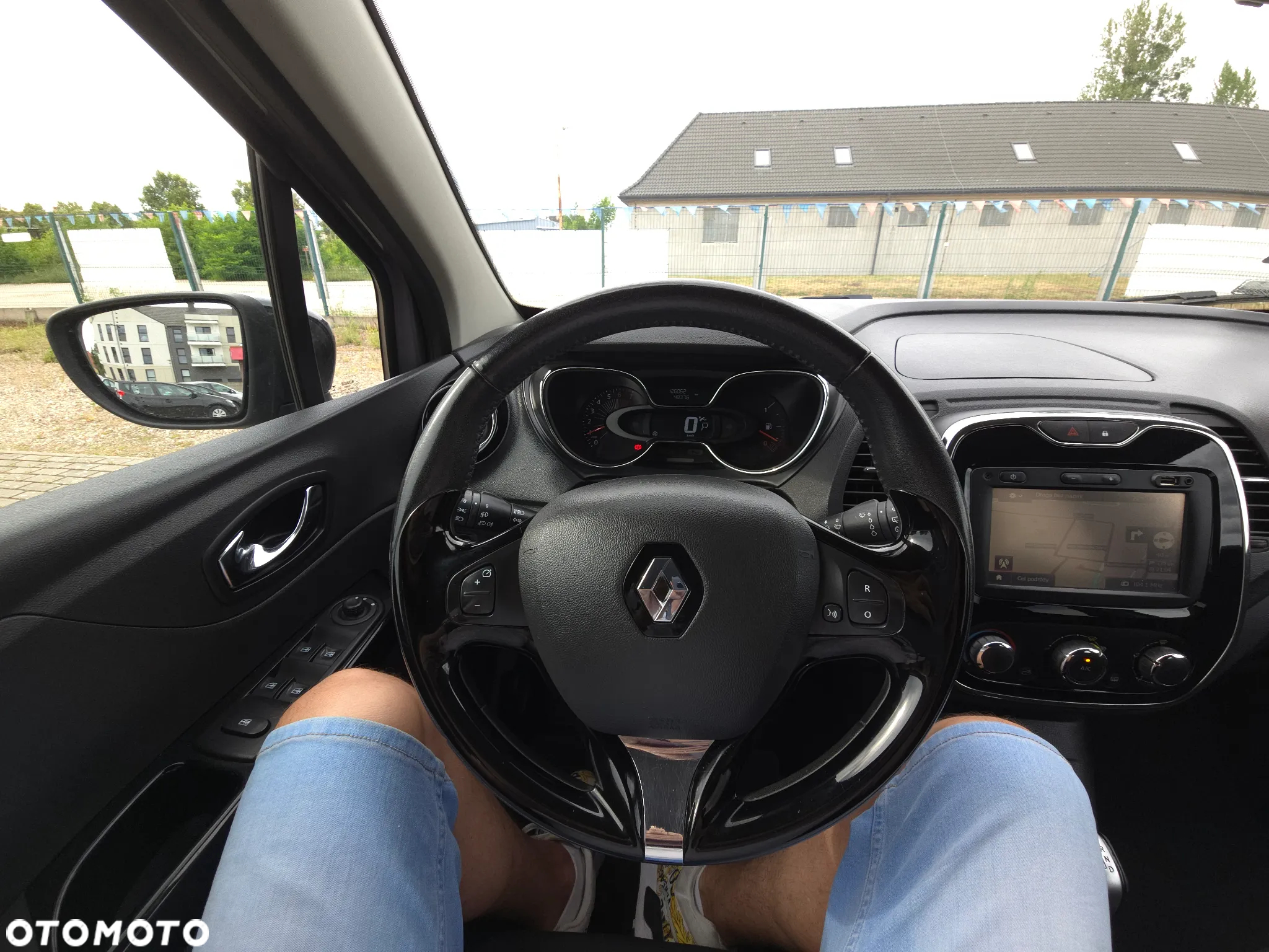 Renault Captur 1.2 Energy TCe Limited EDC - 32