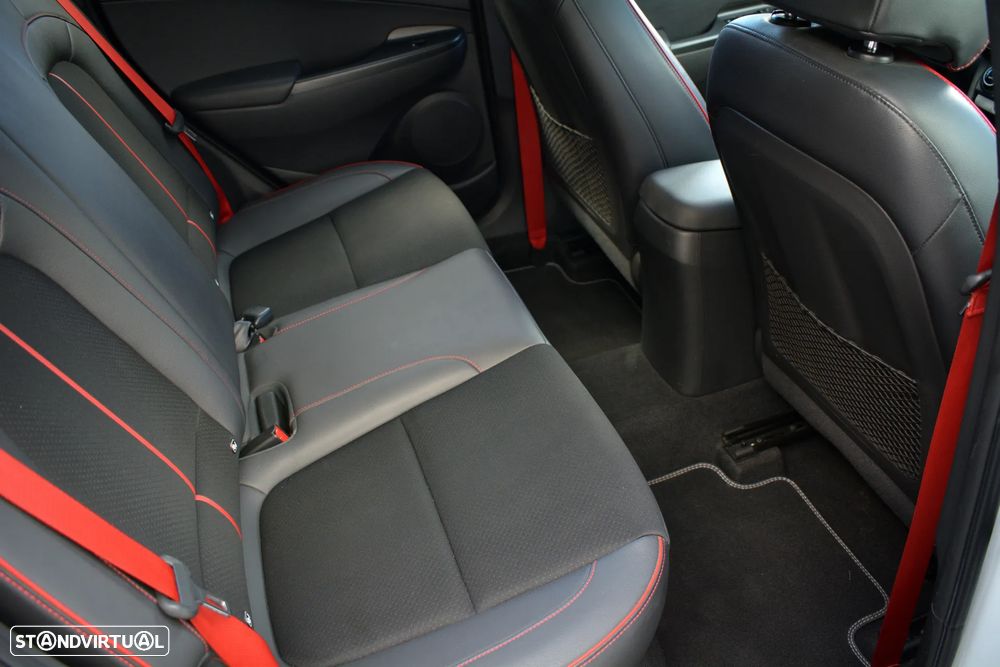 Hyundai Kauai 1.0 T-GDi Pele/Tecido Vermelho - 18