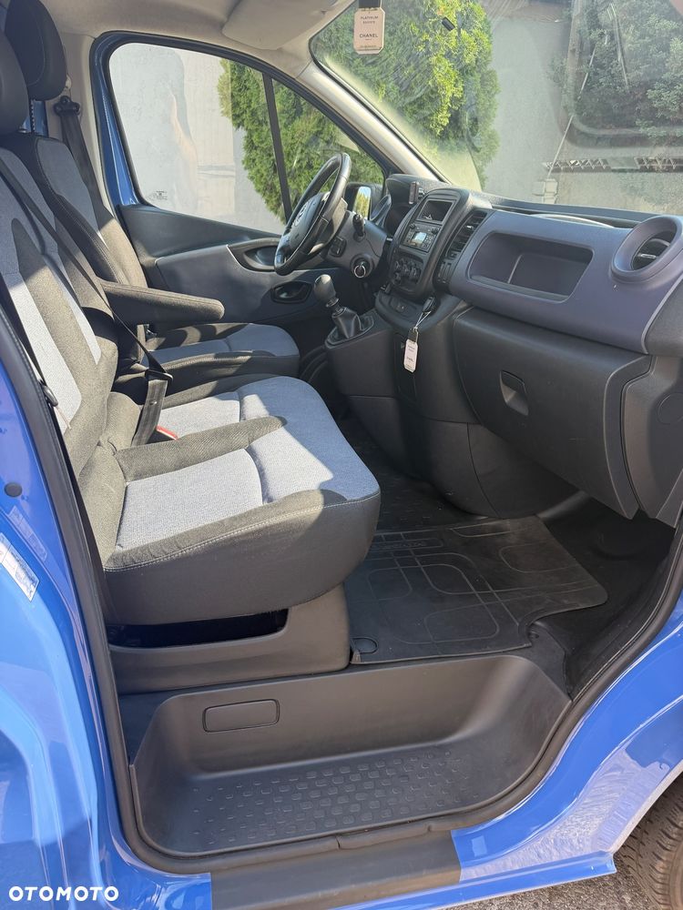 Opel Vivaro - 10