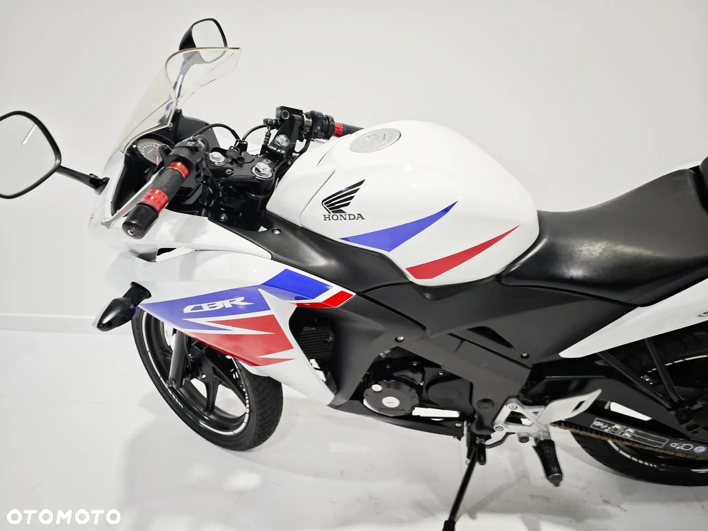Honda CBR - 12