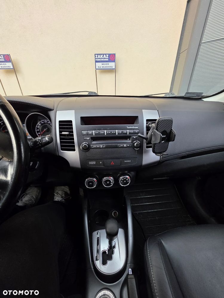 Mitsubishi Outlander - 15