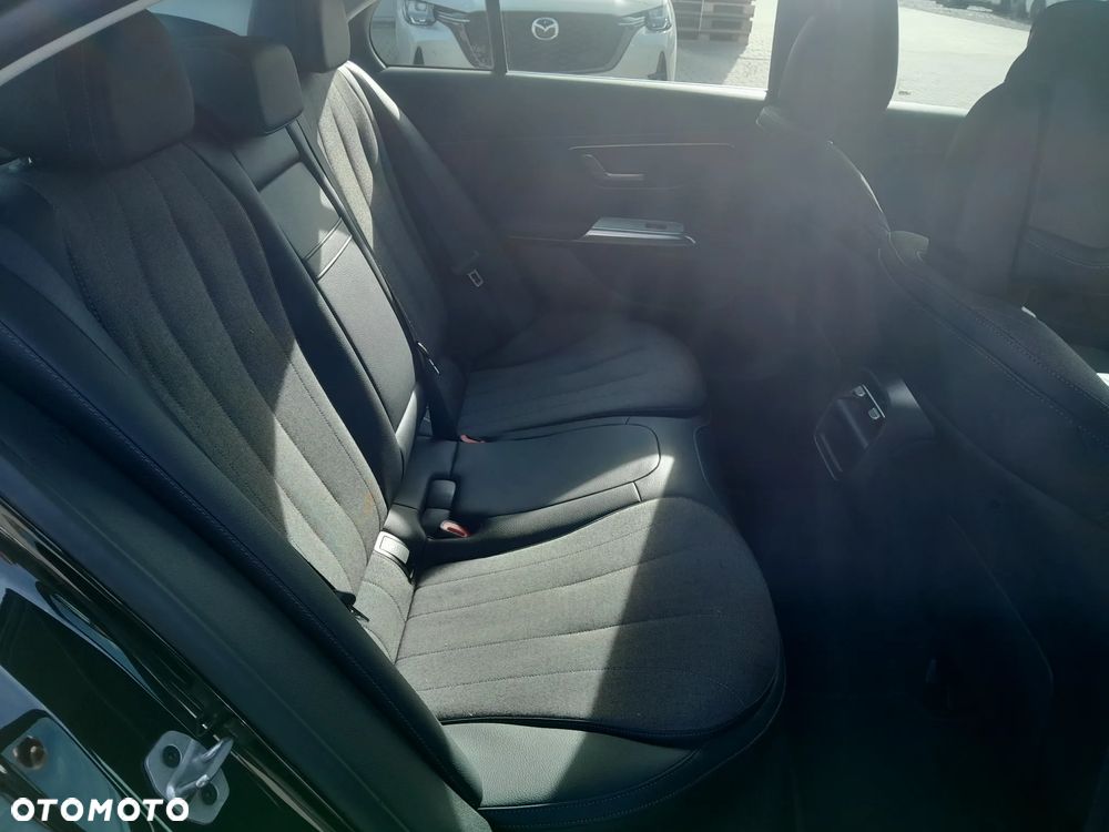 Mercedes-Benz Klasa E 200 mHEV 4-Matic Avantgarde 9G-Tronic - 18