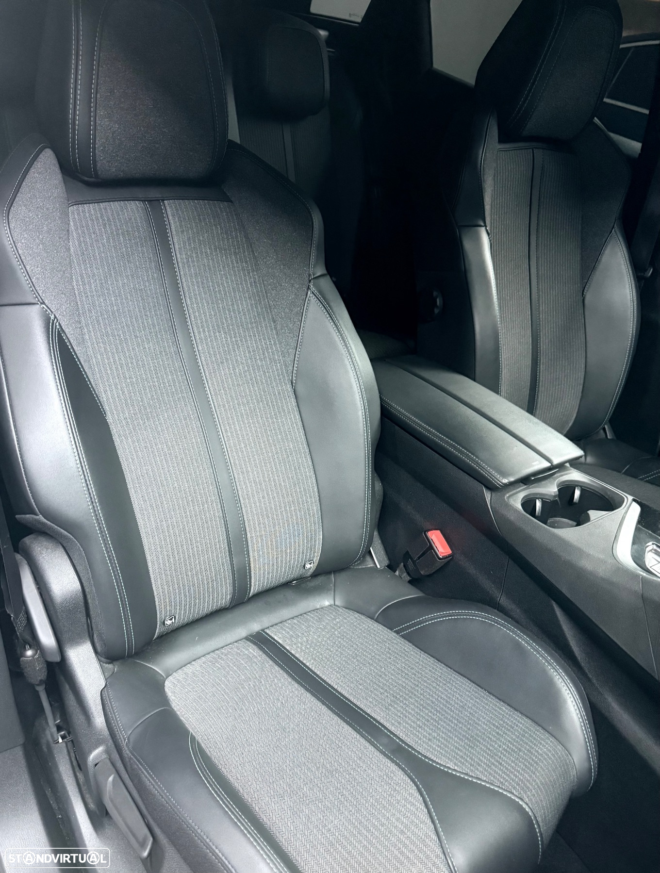 Peugeot 3008 1.5 BlueHDi GT EAT8 - 5