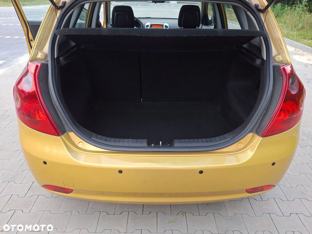 Kia Ceed - 16