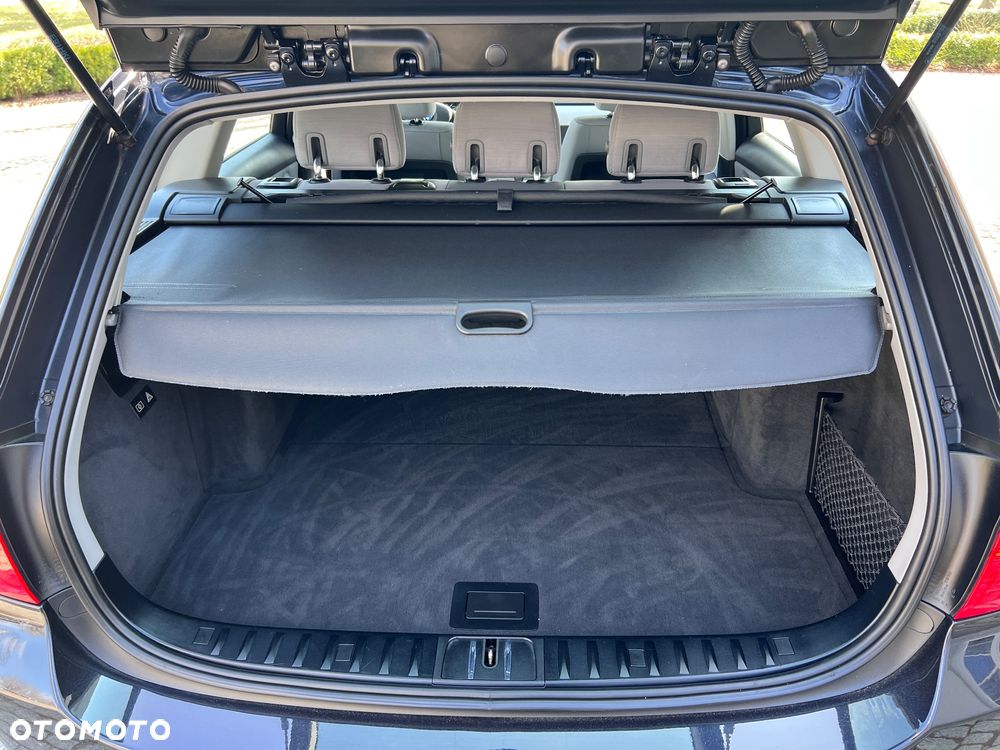 BMW Seria 3 318i Edition Sport - 12