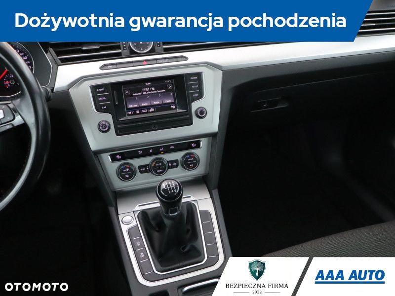 Volkswagen Passat Variant - 10