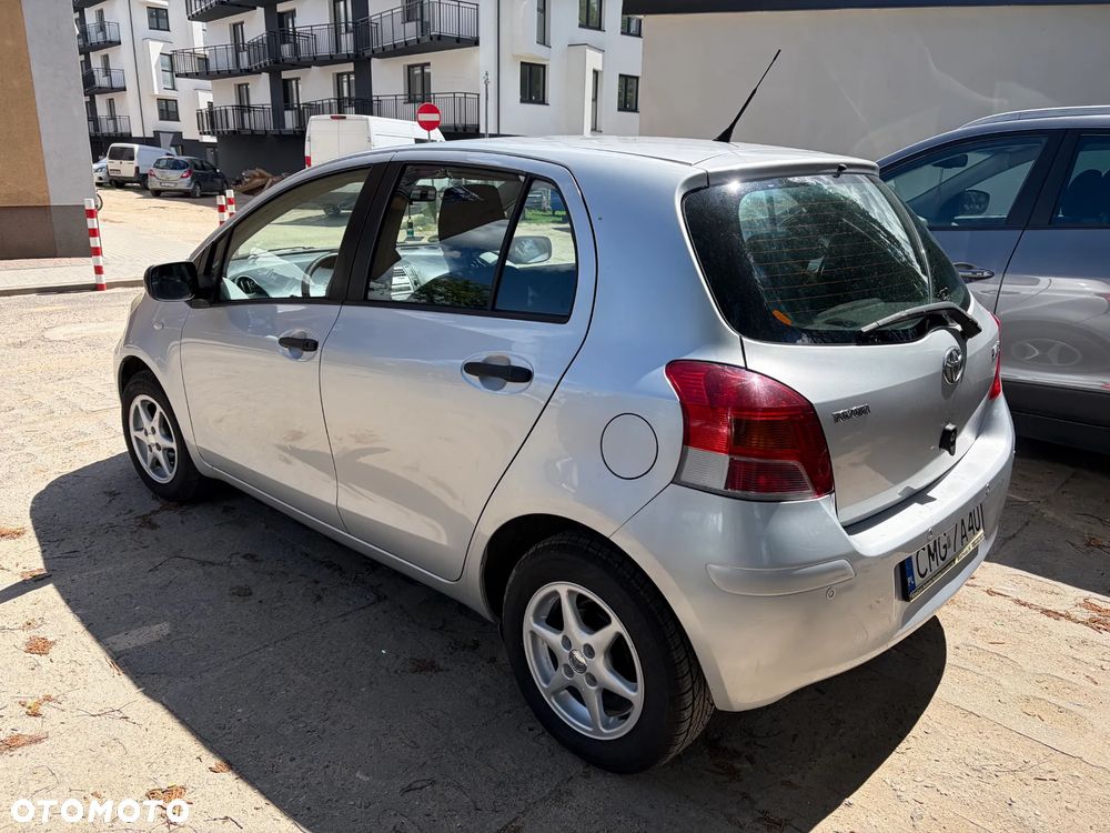 Toyota Yaris 1.33 Luna - 4