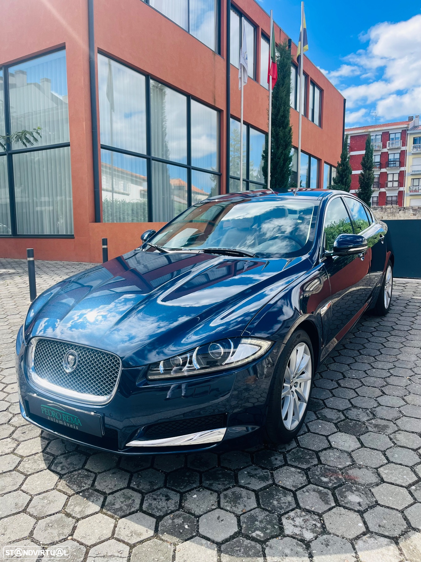 Jaguar XF 2.2 D Luxury - 8