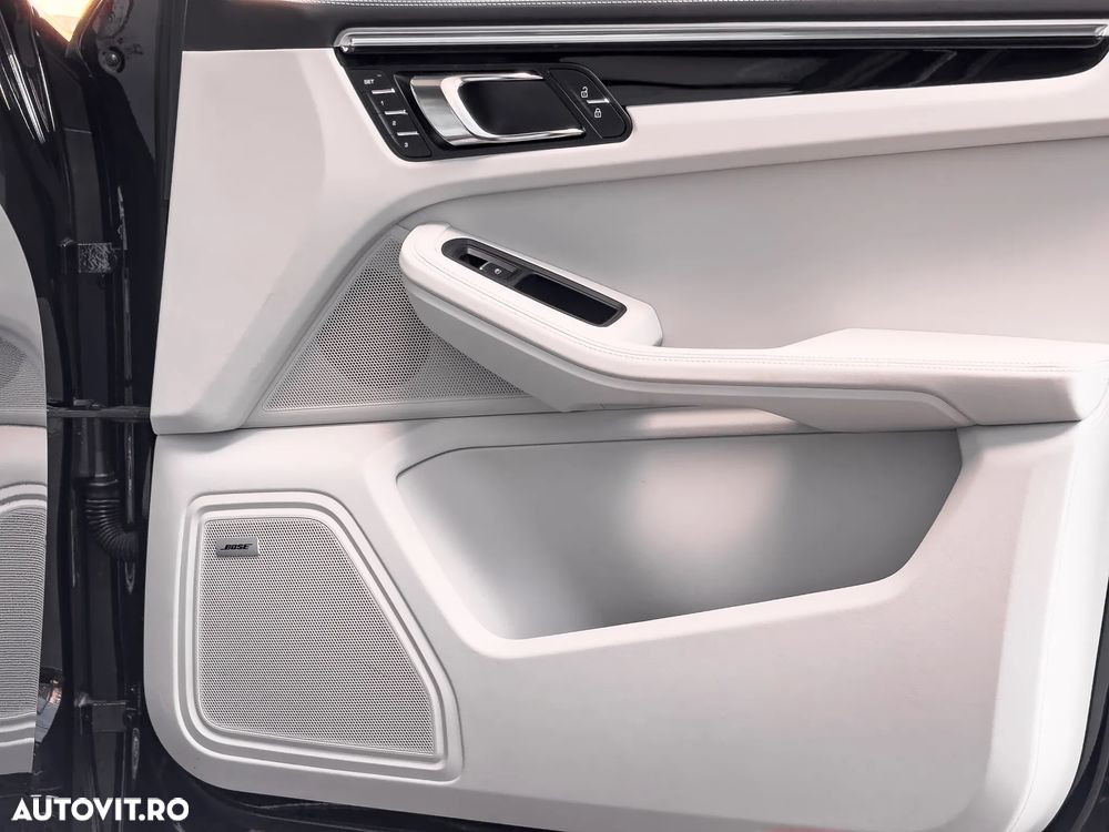 Porsche Macan T - 16