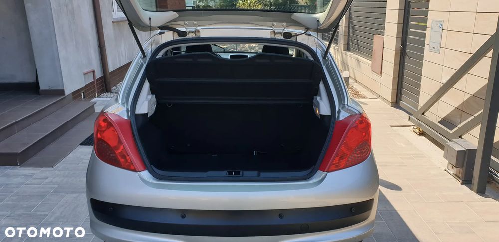 Peugeot 207 1.4 16V Trendy - 6