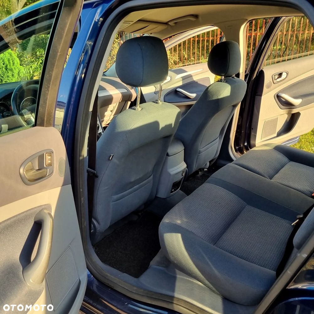 Ford Mondeo 2.0 Ambiente - 8