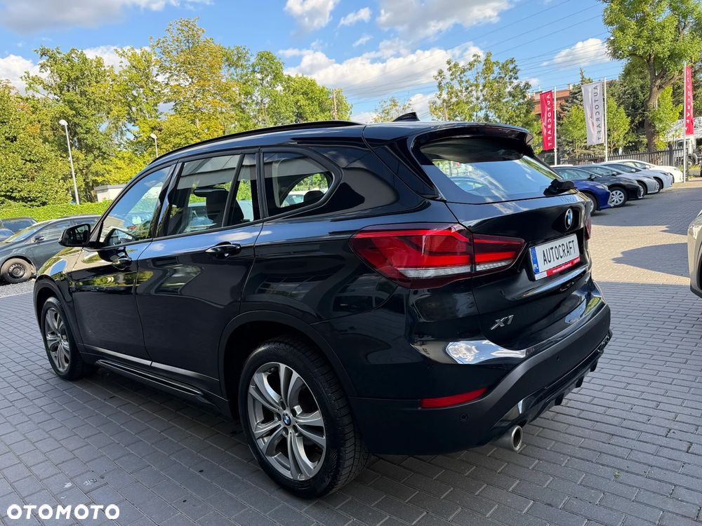 BMW X1 sDrive18i Sport Line - 26