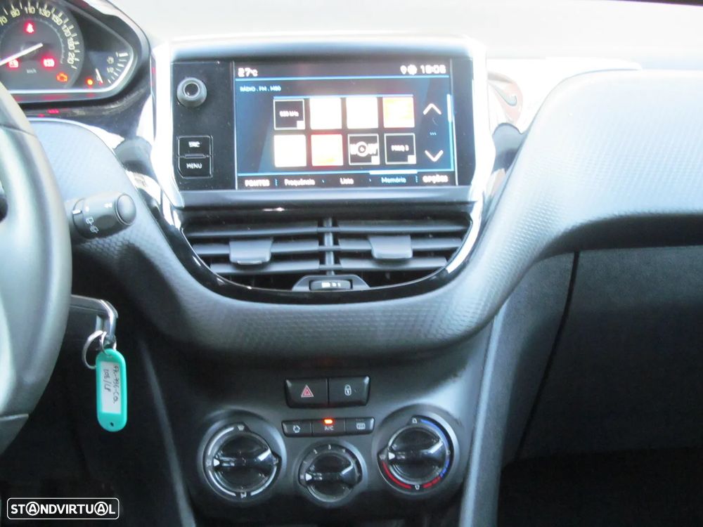 Peugeot 208 PureTech 82 Stop & Start Signature - 14