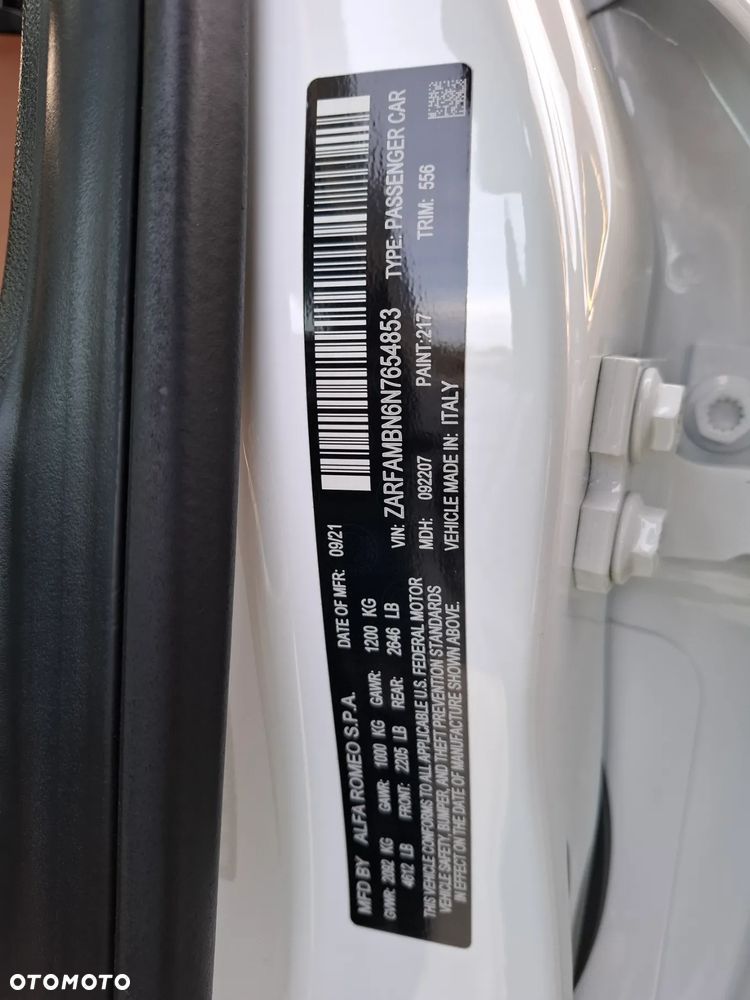 Alfa Romeo Giulia 2.0 Turbo 16V AT8 Veloce - 28