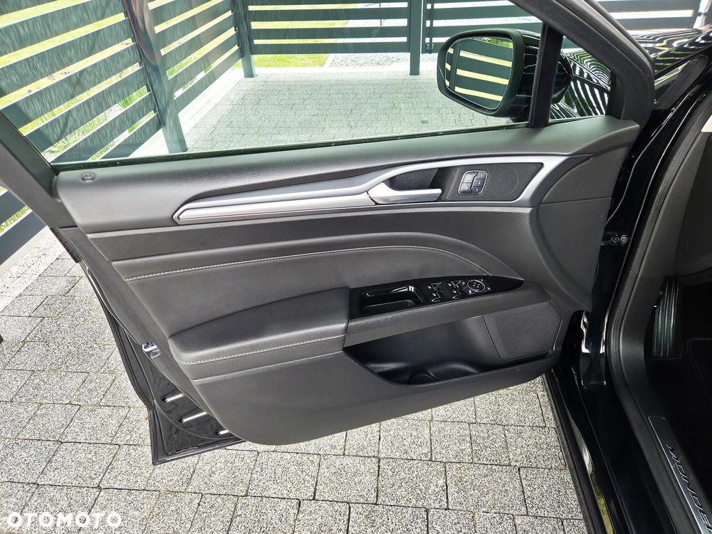 Ford Mondeo - 33