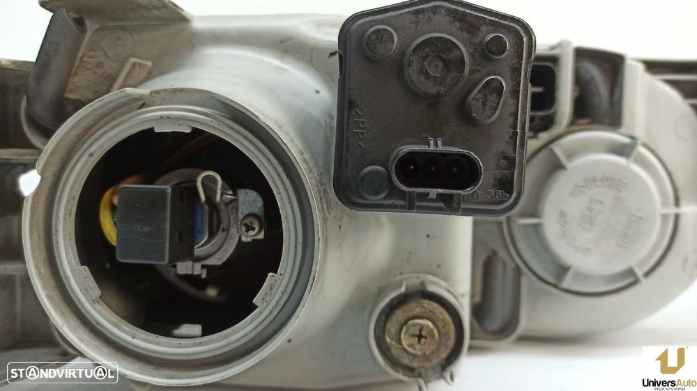 FAROL DIREITO HYUNDAI COUPE (RD) 1.6 FX - 8
