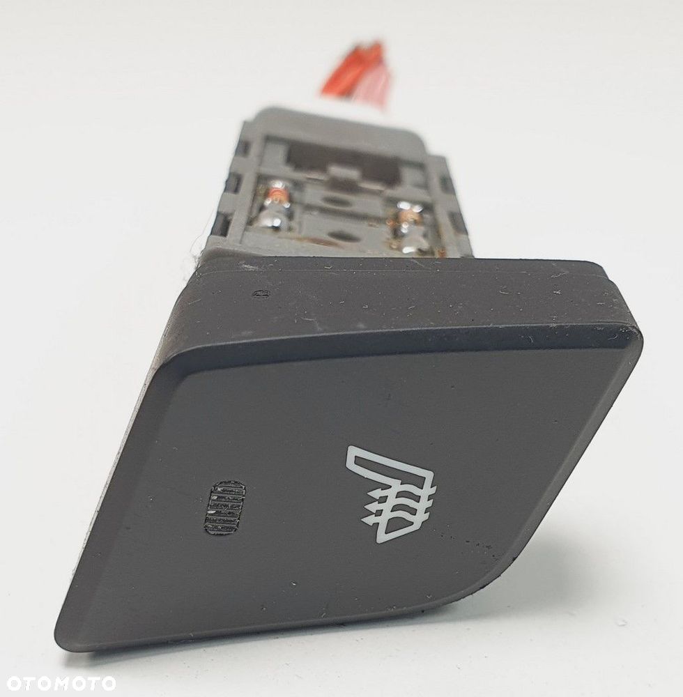 PRZYCISK PODGRZEWANIA FOTELA HYUNDAI GENESIS COUPE - 1