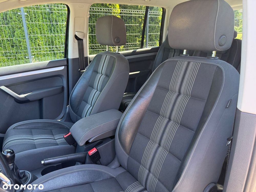 Volkswagen Touran 2.0 TDI DPF Comfortline - 13